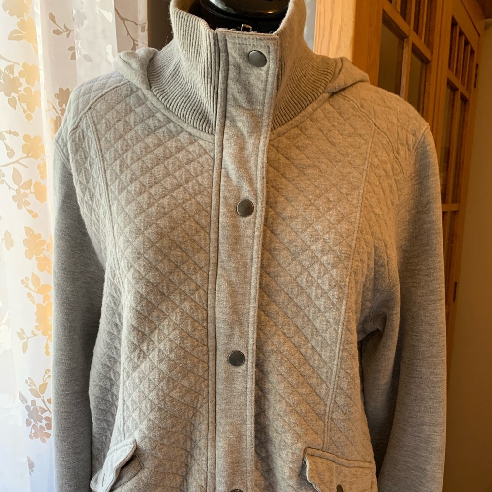 Grey sweatshirt